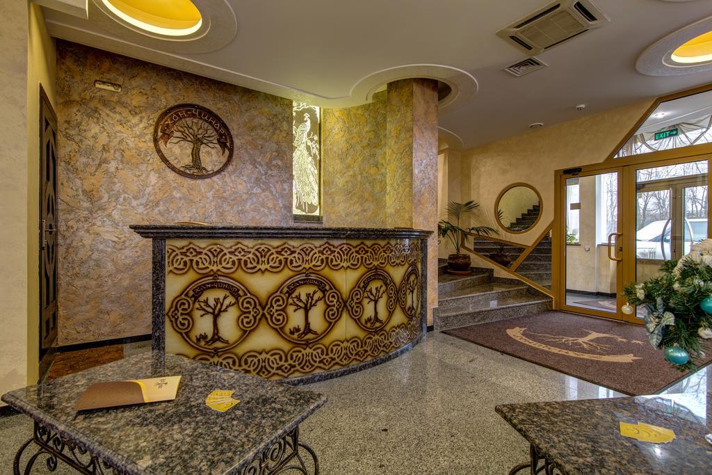 Khan-Chinar Hotel Днепър Екстериор снимка